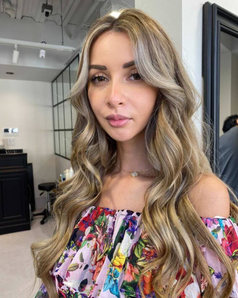 Healthy-looking dimensional color at BORDERLESS SALON in Tokyo